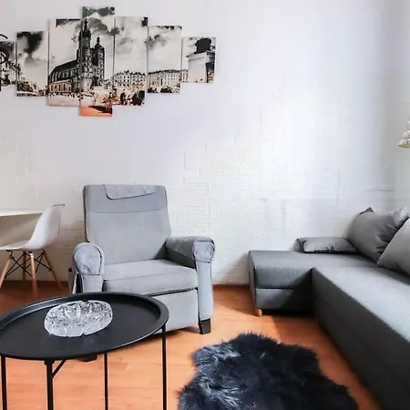 In The Center Of Krakow's Kazimierz Apartment *